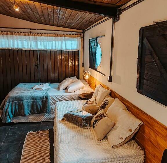 غرفة عائلية, Hostel Tiradentes