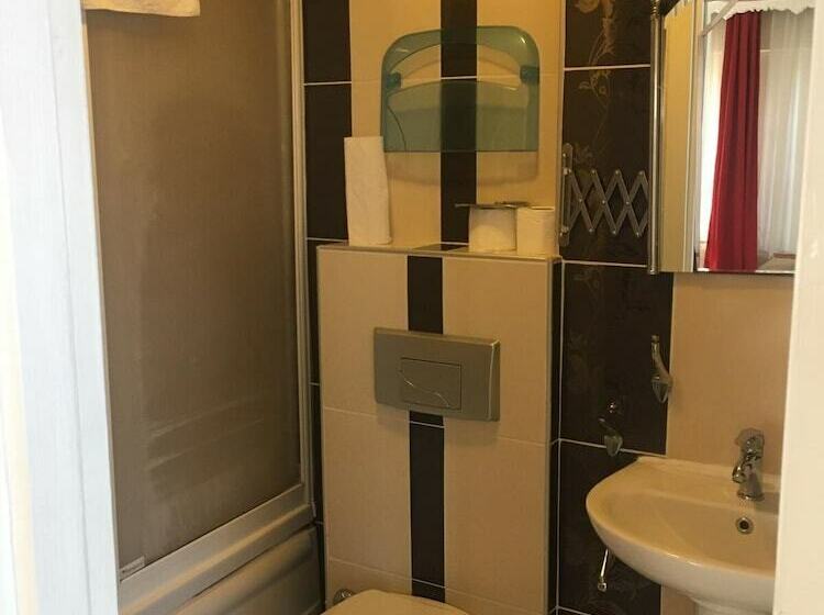 スタンダードルーム, Boss