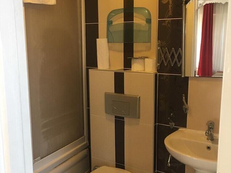 スタンダード４人部屋, Boss