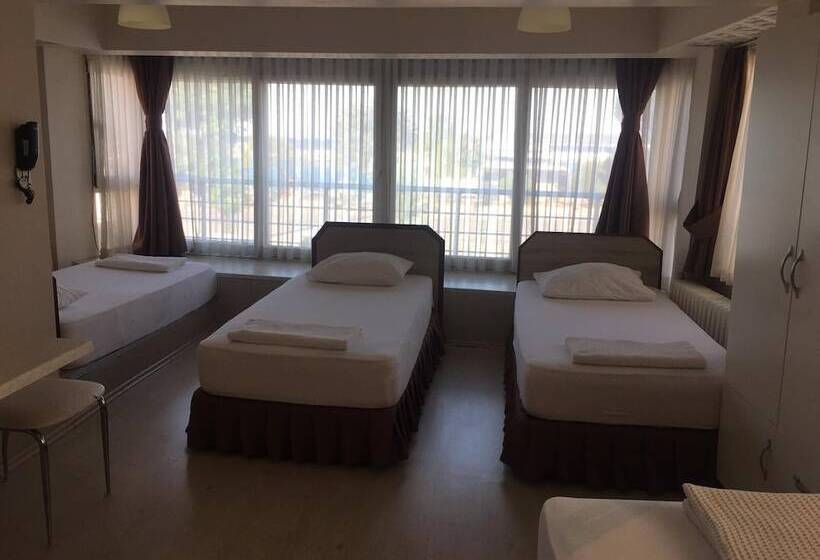 スタンダード5人部屋, Boss