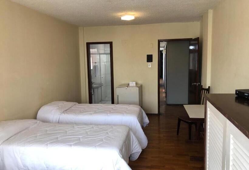 Трехместный Номер Deluxe, Estoril