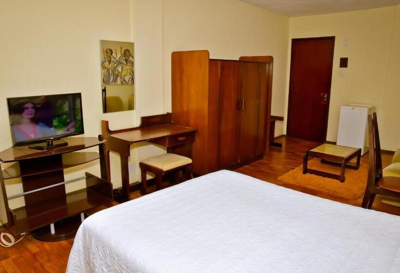 豪华房间, Estoril