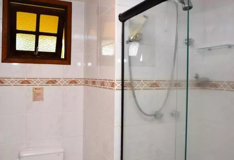 Suite with Hot Tub, Girassol