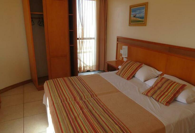 Номер Стандарт Вид на Город, Nelson Praia