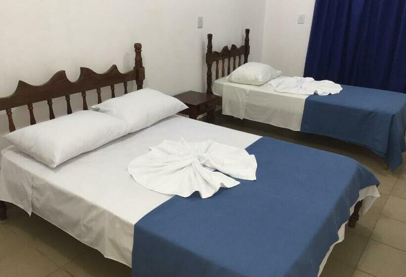 标准三人间, Romax