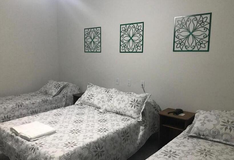 Pokój Czteroosobowy Standard, Sion