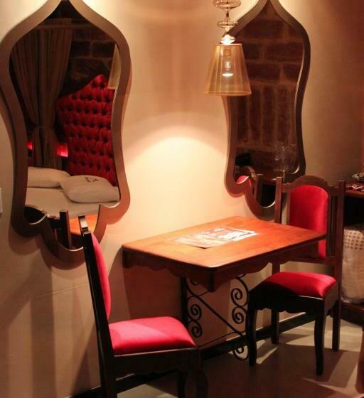 جناح مزود بجاكوزى, Motel Casa De Pedra