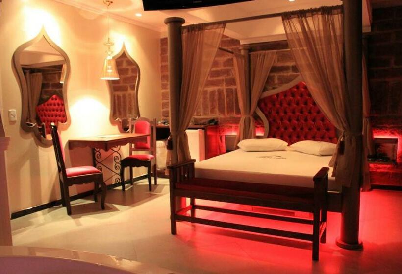 جناح مزود بجاكوزى, Motel Casa De Pedra