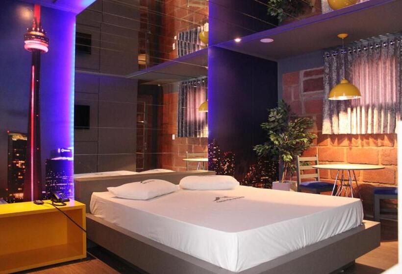 جناح مزود بجاكوزى, Motel Casa De Pedra