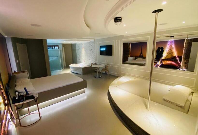 جناح مزود بجاكوزى, Motel Casa De Pedra