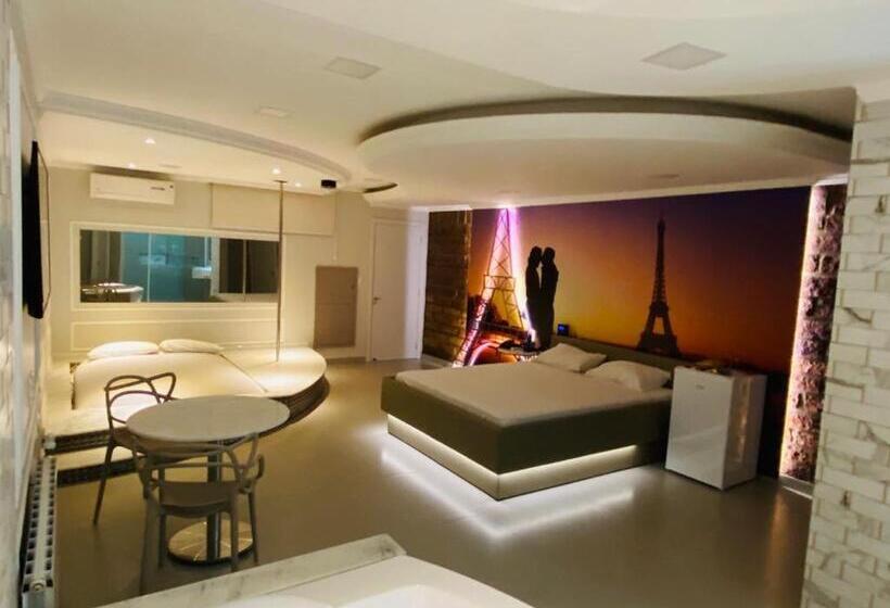 جناح مزود بجاكوزى, Motel Casa De Pedra