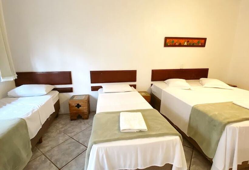 Quarto Quádruplo Estandar, Are Hotel Brunello