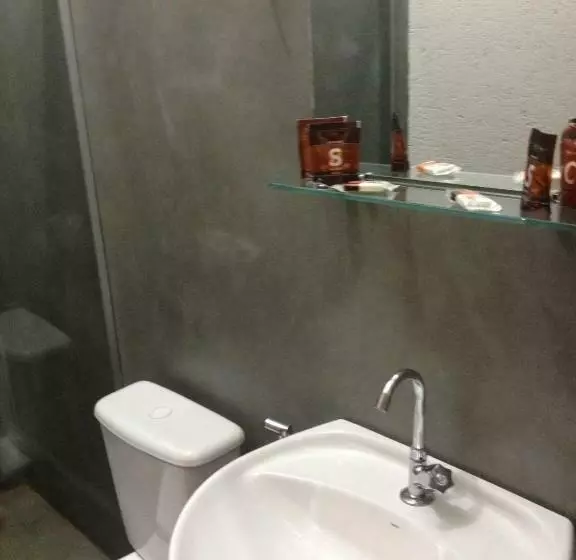 Standard Yhden Hengen Huone, Pousada Nuporanga