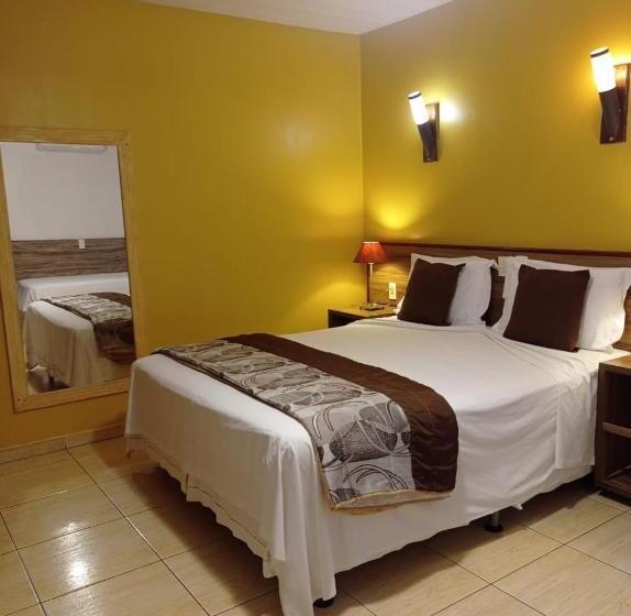 수피리어 트리플 룸, Pousada Presidente