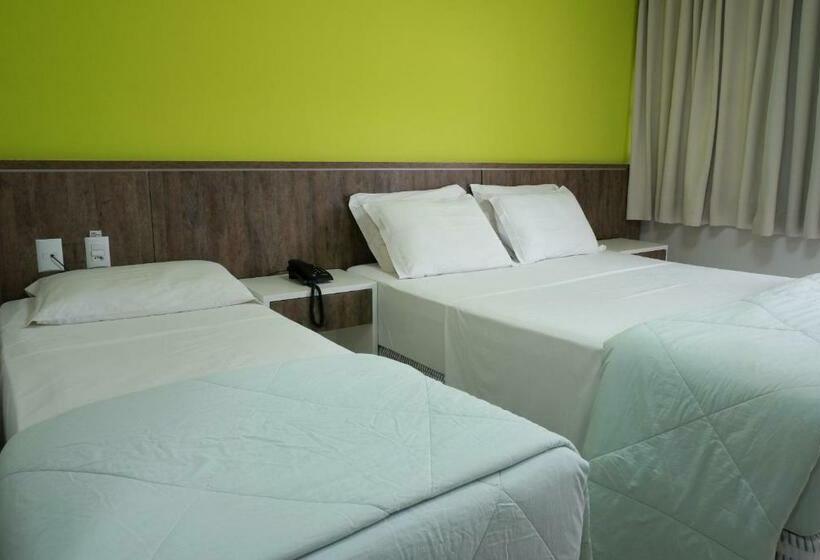 غرفة قياسية ثلاثية, Pousada Quinta Da Baleeira Mais Parque Terra Atlântica