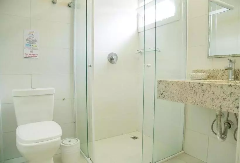 اتاق لوکس سه تخته, Pousada Quinta Da Baleeira