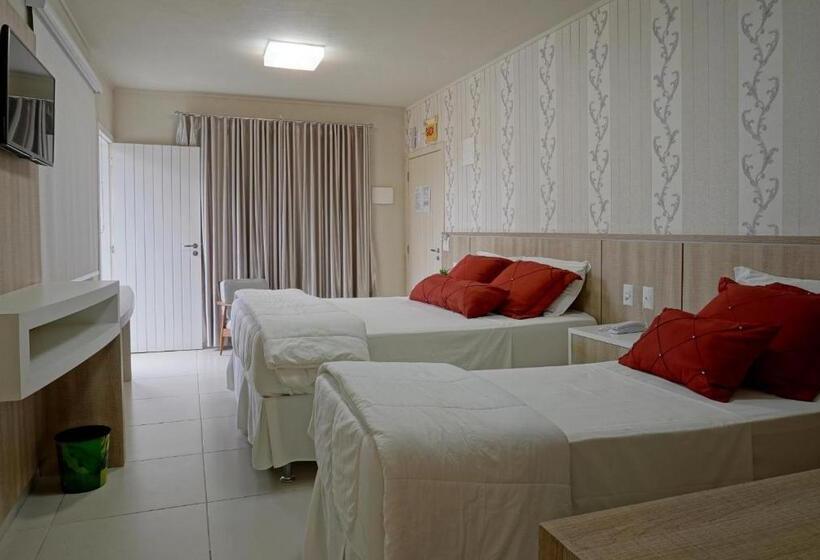 Трехместный Номер Deluxe, Pousada Quinta Da Baleeira Mais Parque Terra Atlântica