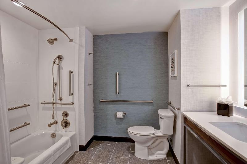 غرفة قياسية ثلاثية, Pousada Quinta Da Baleeira Mais Parque Terra Atlântica