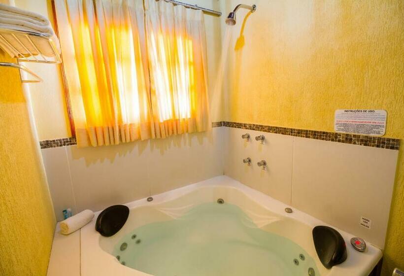 Номер Deluxe с Гидромассажем, Pousada Suiça Mineira Centro