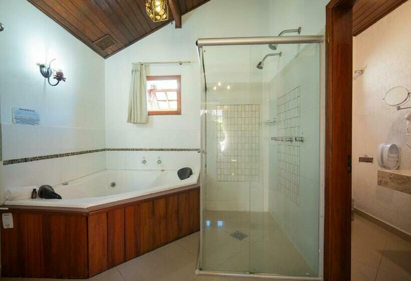 Quarto Superior com Hidromassagem, Pousada Suiça Mineira Centro