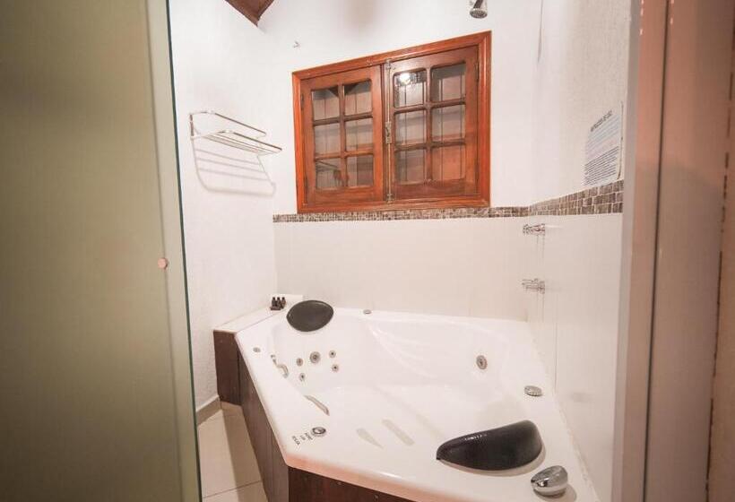 Номер Deluxe с Гидромассажем, Pousada Suiça Mineira Centro