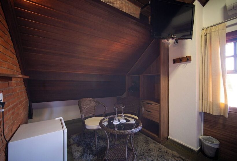 Quarto Estandar, Pousada Suiça Mineira Centro