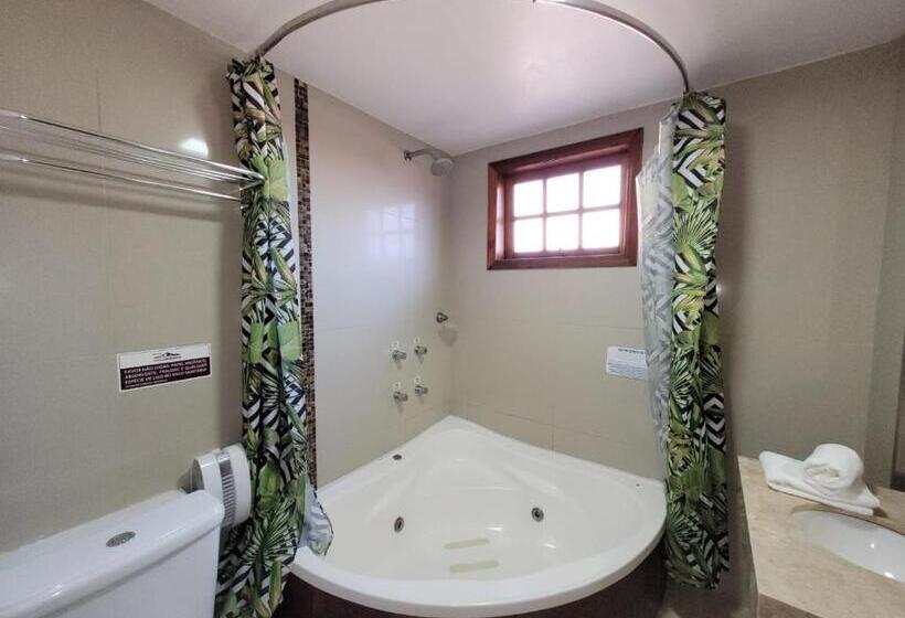 Номер Стандарт с Гидромассажем, Pousada Suiça Mineira Centro