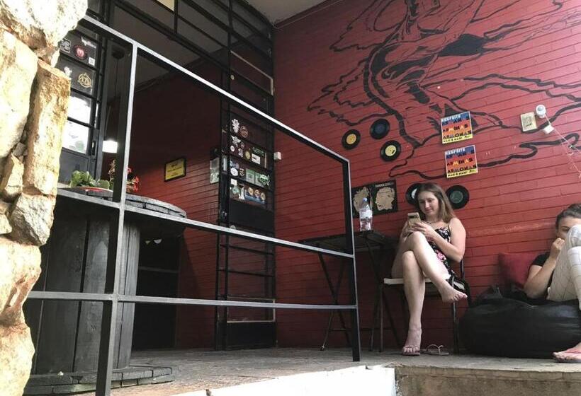 共用房间的床, Rock! And Hostel Bh