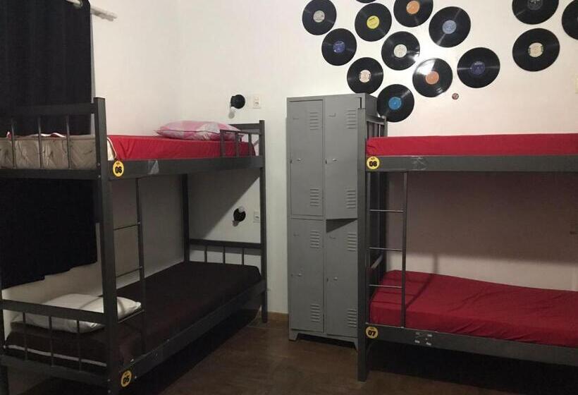 共用房间的床, Rock! And Hostel Bh