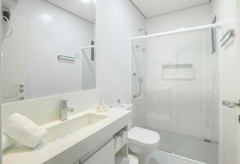 בקתה סטנדרטית, Valinhos Plaza