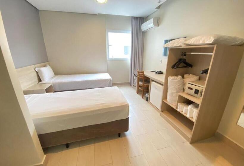 חדר סטנדרט מותאם לאדם עם מוגבלויות, Valinhos Plaza