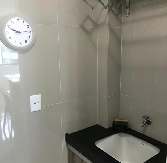 استودیوی استاندارد با چشمانداز دریا, Studio Everest Flats