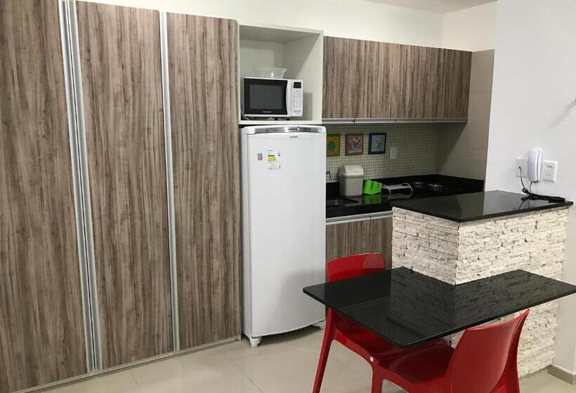 استودیوی استاندارد با چشمانداز دریا, Studio Everest Flats