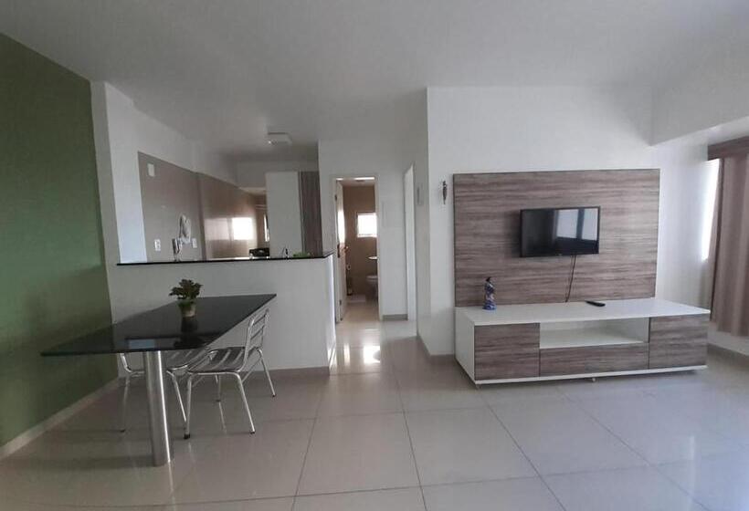 اتاق لوکس, Studio Everest Flats