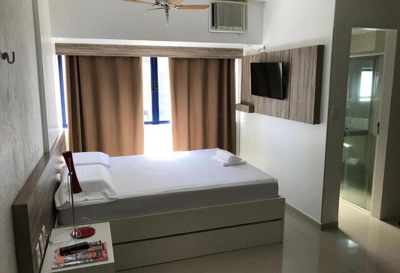 استودیوی استاندارد با چشم‌انداز دریا, Studio Everest Flats