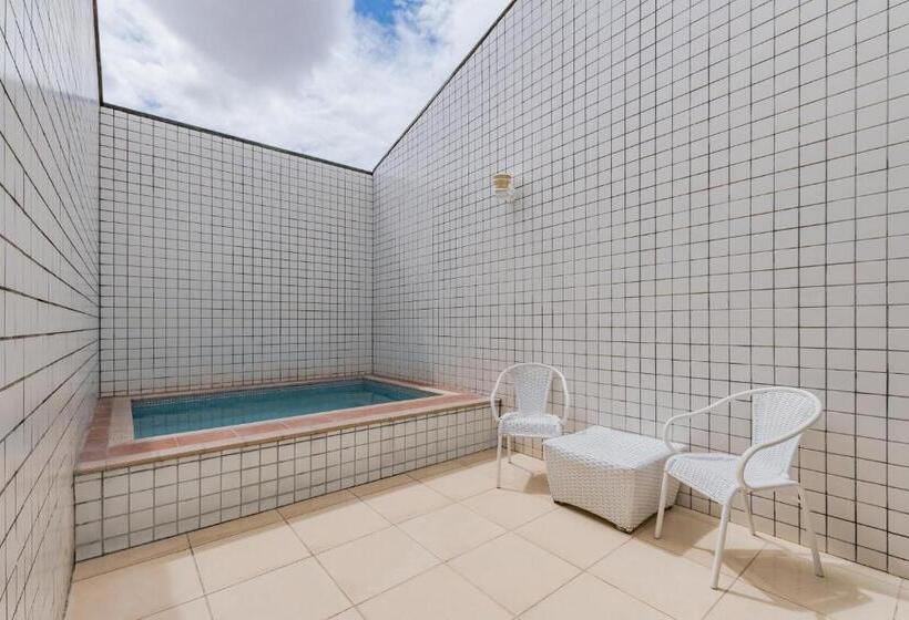 اتاق لوکس, Dreams Motel