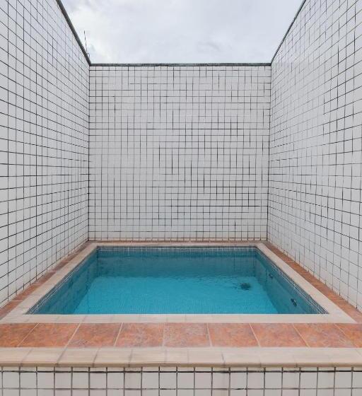 اتاق لوکس, Dreams Motel