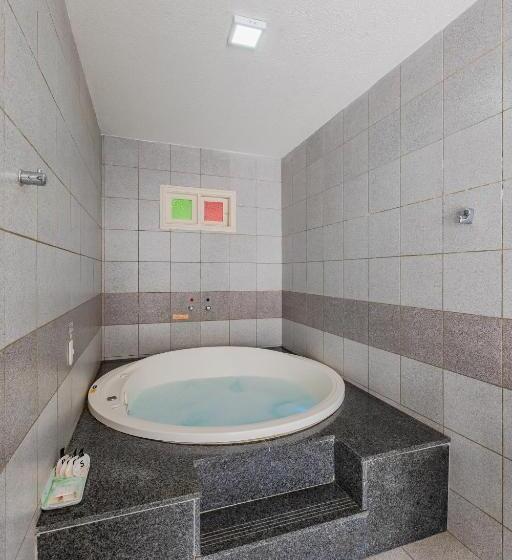 اتاق لوکس, Dreams Motel