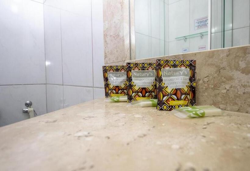 高级三人间, Alvimar