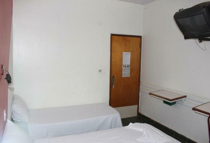 スタンダードトリプルルーム, Bica Pau