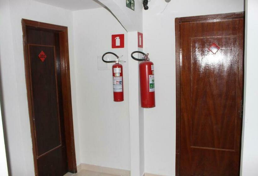 スタンダードルーム, Bica Pau