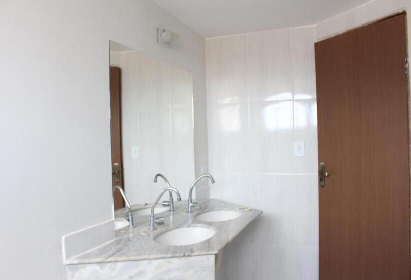 ファミリールーム, Bica Pau