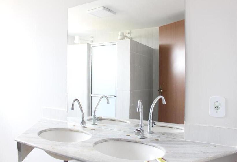 ファミリールーム, Bica Pau