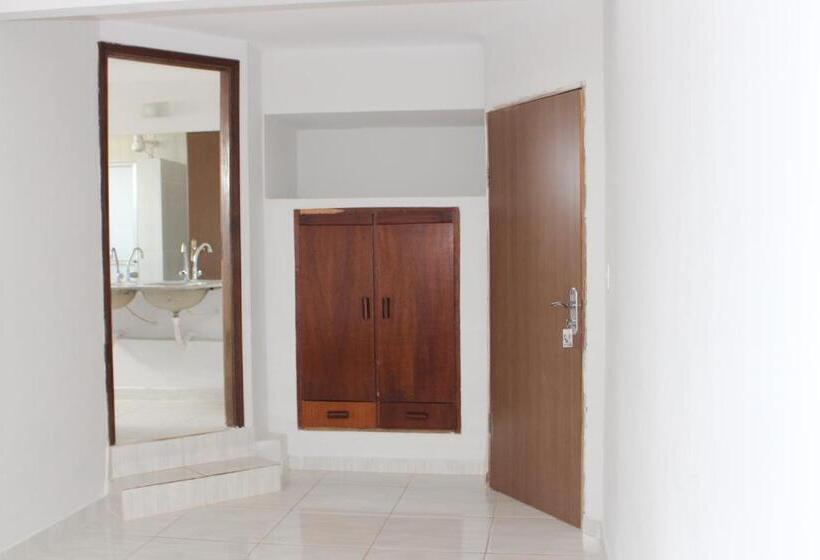 ファミリールーム, Bica Pau