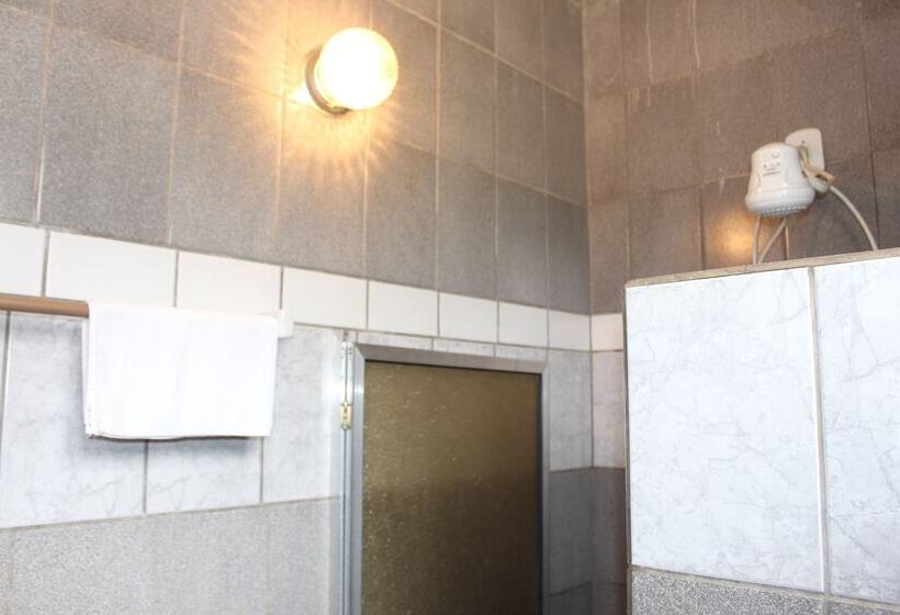 スタンダードトリプルルーム, Bica Pau