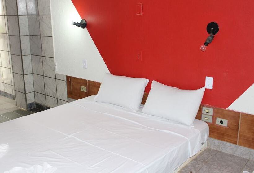 スタンダードトリプルルーム, Bica Pau