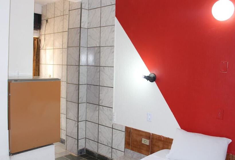 スタンダードトリプルルーム, Bica Pau