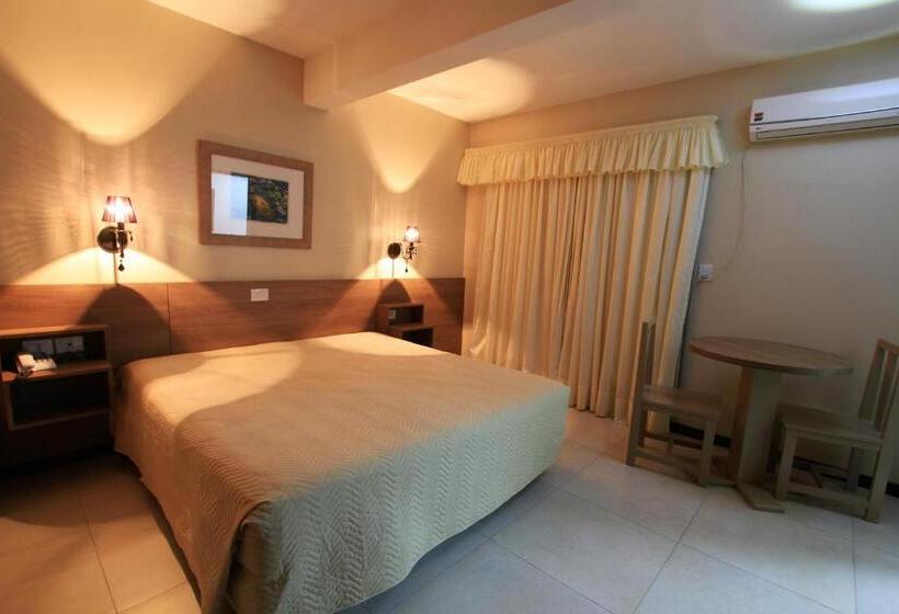 اتاق سوپریور, Costa Dalpiaz