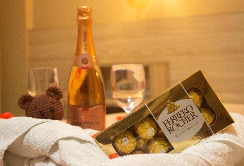 اتاق سوپریور, Costa Dalpiaz