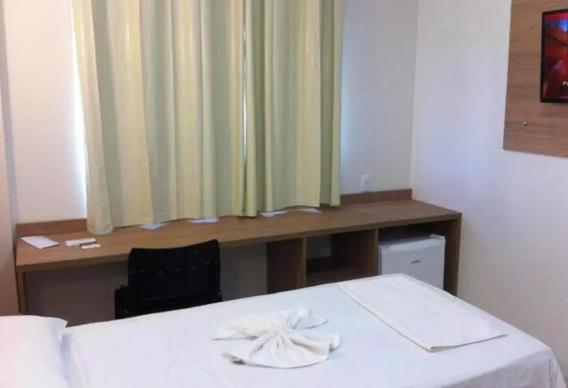 اتاق اکونومی, Di Napoli Plaza